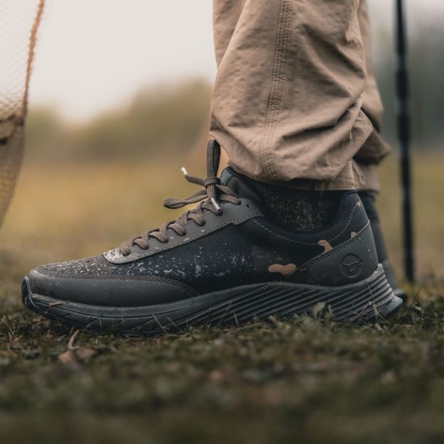 Korda Drykore Trainer Dark Kamo vodootporne tenisice za ribolov