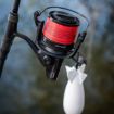 Detaljan prikaz Spomb Rapide Reel 14000 spod role s velikom špulom, uvlačenjem 145 cm po okretaju i snažnom kočnicom od 18 kg za brzo hranjenje Spomb i spod raketama.